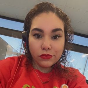 Meet your Posher, Dianela